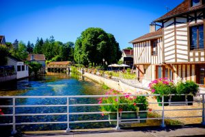 Essoyes joli village de Chamapgne,, où vécu Pierre-Auguste Renoir