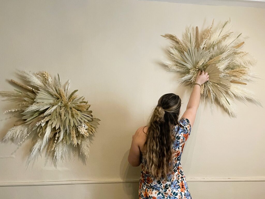 Décoration murale de fleurs séchées