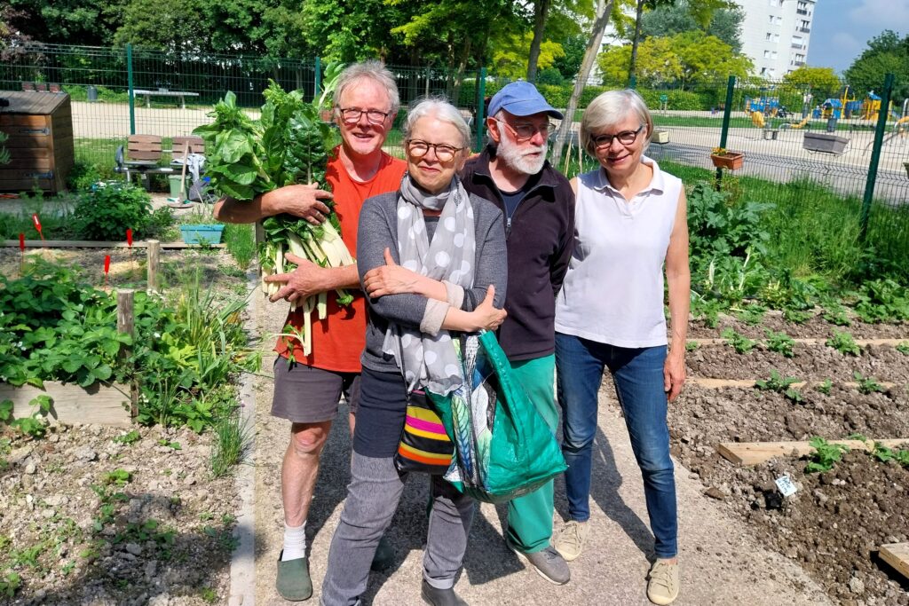 Lionel, Véronique, Gérard et Claire, bénévoles du Clos Maryse