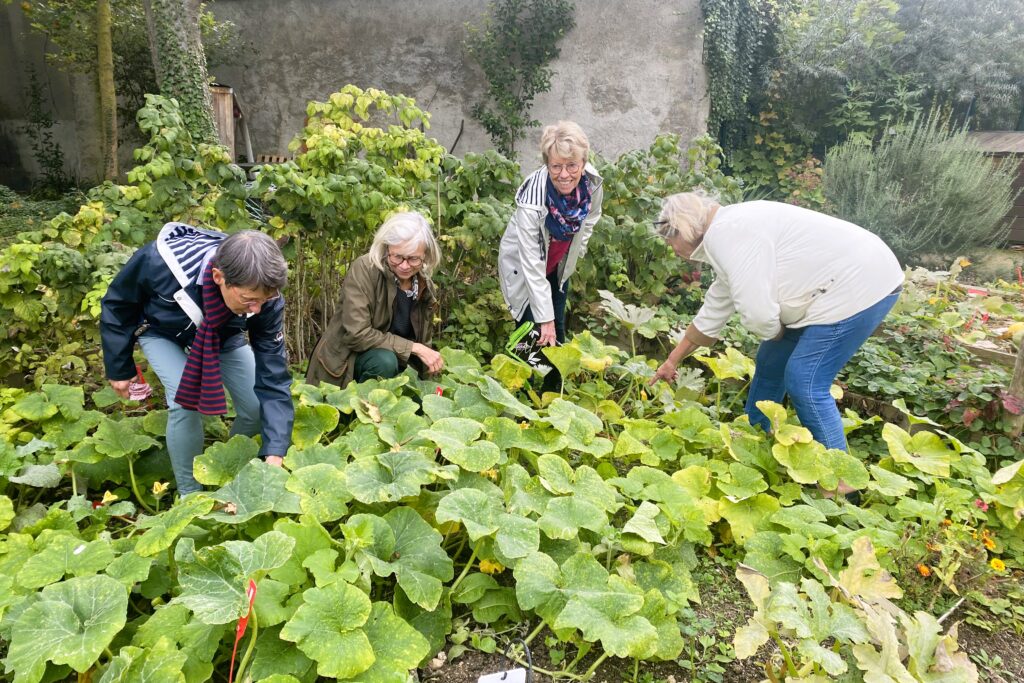 Odile, Claire, Maryse et Marie, la présidente et quelques bénévoles du Clos Maryse