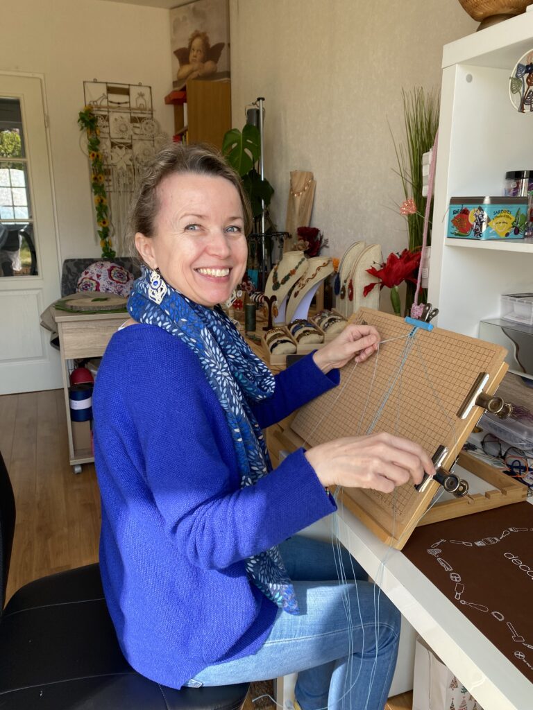 Laetitia JAILLANT, créatrice en micro-macramé