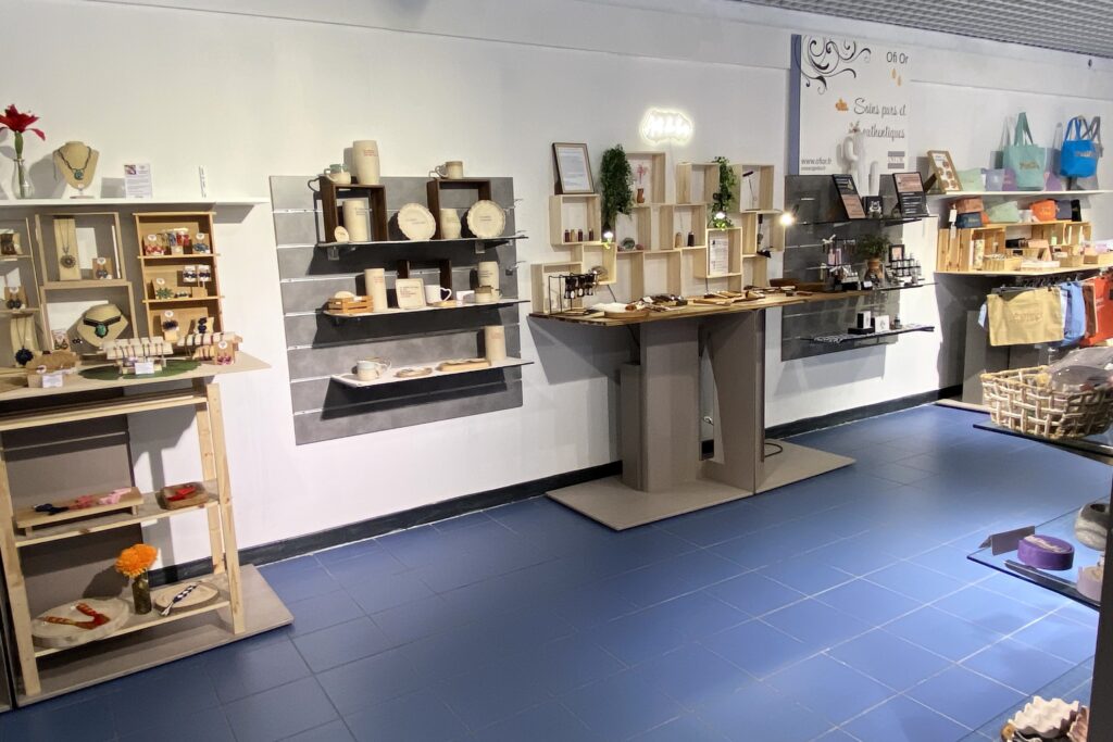 L'Atelier du Potier, Arts du Bois et Ofi Or présents à la boutique